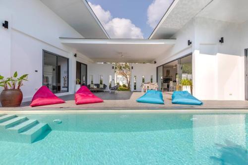 Lady Blue Villa 3 Bedrooms 500m From The Beach