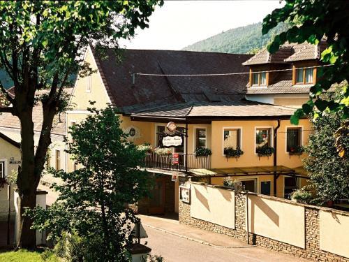 Hostal Gasthof-pension Leopold Janu