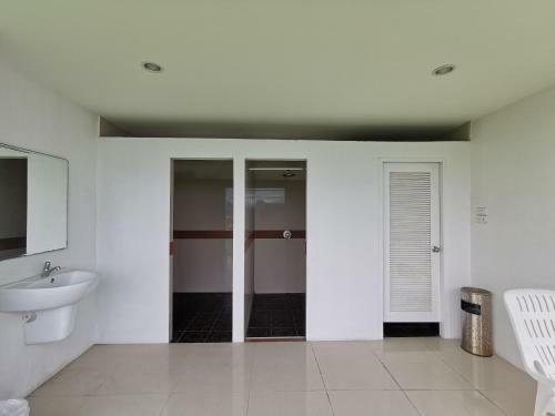 Hotel The Base Hua Hin