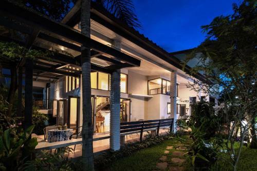 Bed & Breakfast 18 In Town Homestay