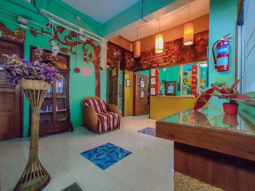 Bed & Breakfast Awana House