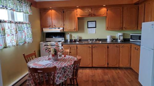 Hillside Cottage 2