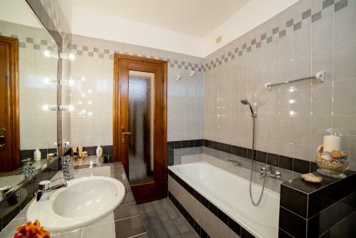 Apartamento Splendido Appartamento Con Terrazza Panoramica Sulla Campagna Versiliese