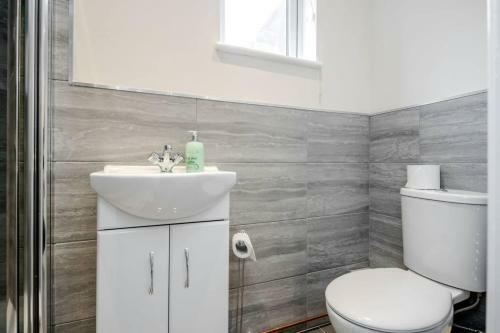 Bedford Hospital Studio Apartment - Victoria B