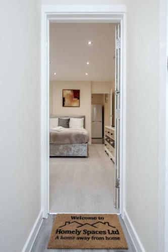 Bedford Hospital Studio Apartment - Victoria B