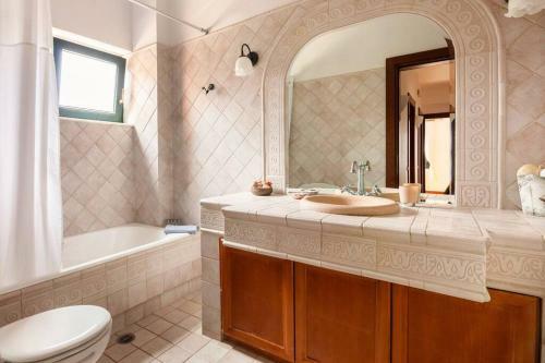 Luxury Villa In Agios Nikolaos With Private Pool