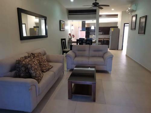 Casa Con 2 Rec�maras Y Estacionamiento