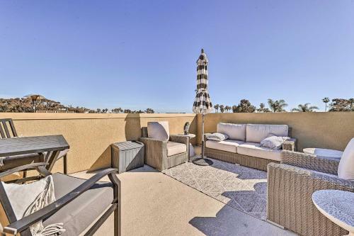 Apartamento Luxe Retreat With Rooftop Less Than Half Mi To Beach!