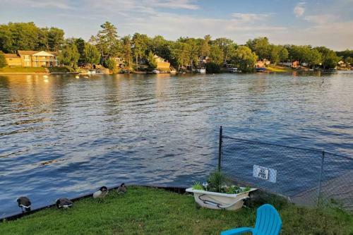 Apartamento Cottage With River Front & Minutes Away From Beach