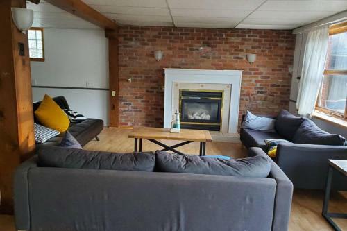 Apartamento Cottage With River Front & Minutes Away From Beach