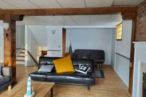 Apartamento Cottage With River Front & Minutes Away From Beach
