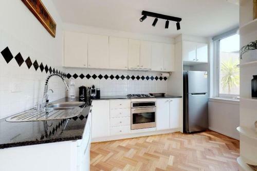 Apartamento Spacious 3 Bedroom 1 Bath St Kilda Near Cbd