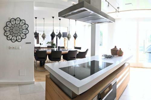 Designferienhaus Privat Villa+ Pool+ Park+ Sport