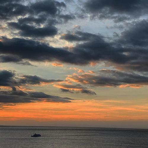 Apartamento Sunset Home, Appartement De Luxe Front De Lac