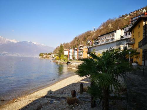 1 Zimmer Apartment Mit Seesicht Und Pool