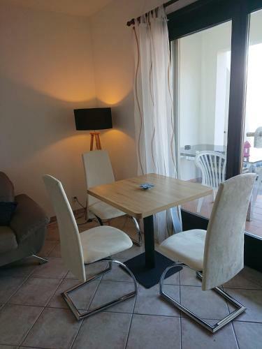 1 Zimmer Apartment Mit Seesicht Und Pool