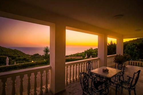 Argo Zante Retreats - Keri Poolside Resort