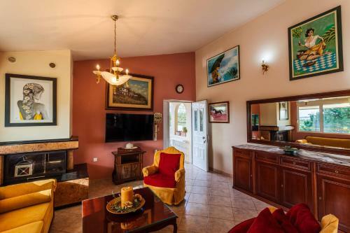 Beachfront Luxury Villa-private Pool, Garden Retreats