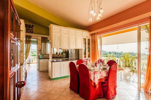 Beachfront Luxury Villa-private Pool, Garden Retreats