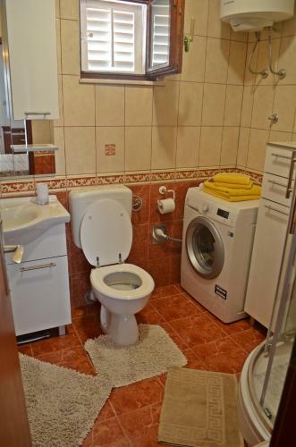 Apartments Rina - Kne?e