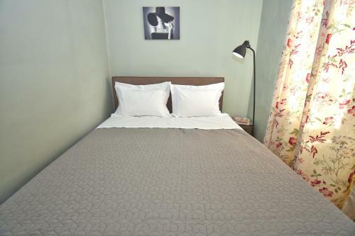 Roses Apartment In Corfu City Centre