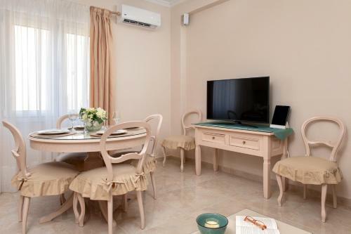 Nostalgia Corfu Town Apartments By Hotelius