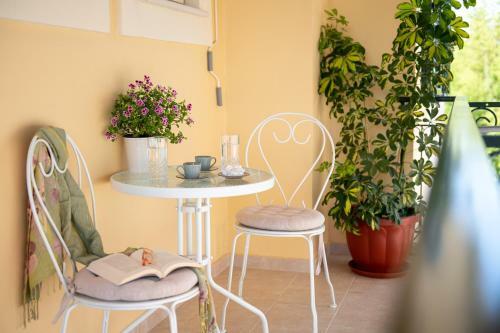 Nostalgia Corfu Town Apartments By Hotelius