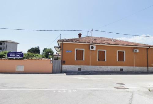 Hostal Apartment Orietta