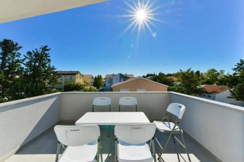 Apartments With A Parking Space Sabunike, Zadar - 19430
