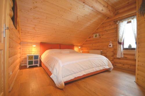 Chalet Mit 7.000 M2 Land Und Wundersch�ne Aussicht