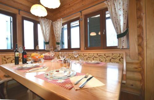 Chalet Mit 7.000 M2 Land Und Wundersch�ne Aussicht