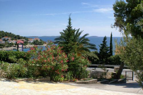 Apartments By The Sea Bilo, Primosten - 4190