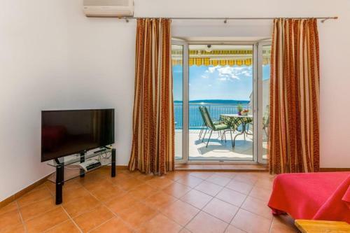 Apartment In Selce 39221