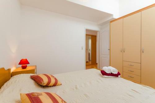 Apartment In Selce 39221