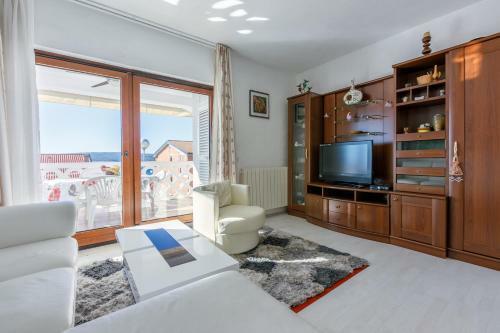 Apartment Eni Selce