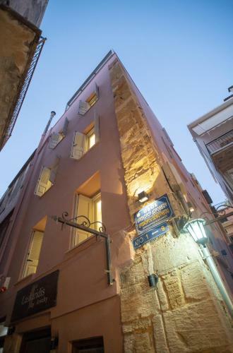 Hostal Nine - Cozy Rooms