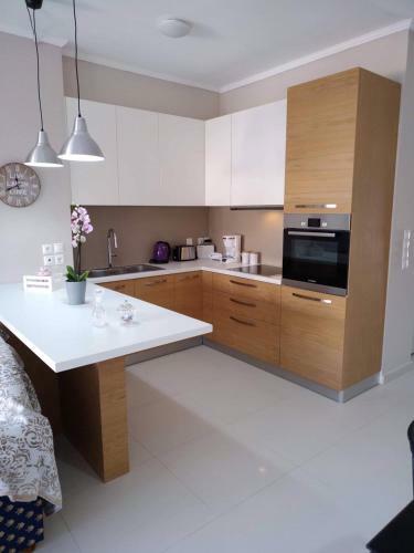 Konstantina Apartment Near The Beach