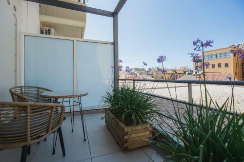 Apartamento Lux City Studio With Balcony, Steps To Old Town