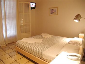 Hotel Far Out Village