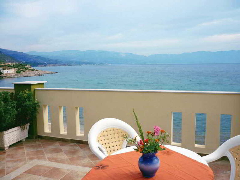 Hostal Nereides Apartments