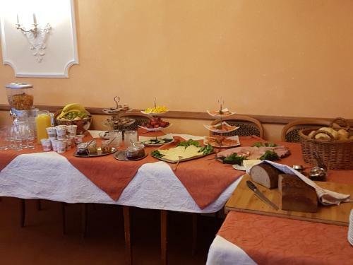 Hostal Gasthaus Pension Zur Buche