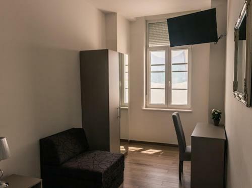 Ri Rooms