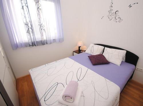 Apartments With A Parking Space Rogoznica - 17106