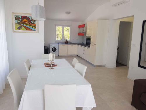 Holiday Home In Rogoznica 39566