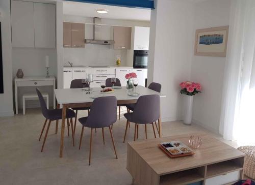 Holiday Home In Rogoznica 39566
