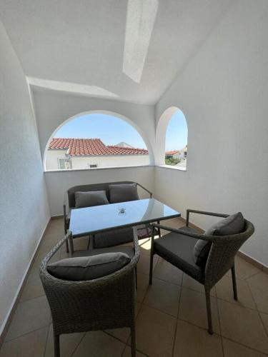 Apartments By The Sea Rogoznica - 19367