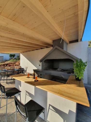 Beach Front Apartment With Beautiful Sunsets
