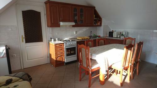 Hostal B�-la Vend�gh�z