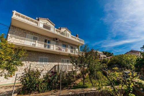 Apartments Sumartin