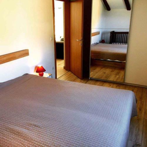 Apartment In Supetarska Draga 35929